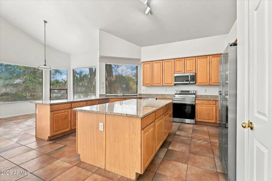 Real Estate Picture 10