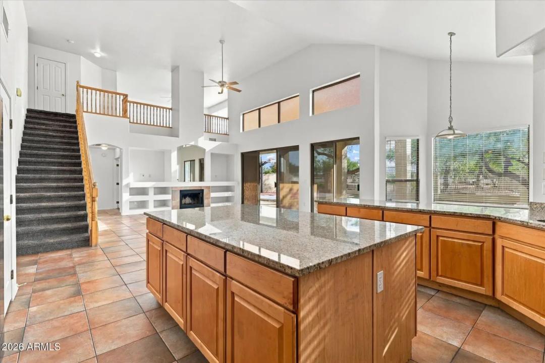 Real Estate Picture 14