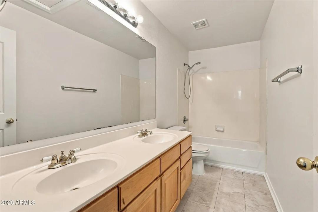 Real Estate Picture 40