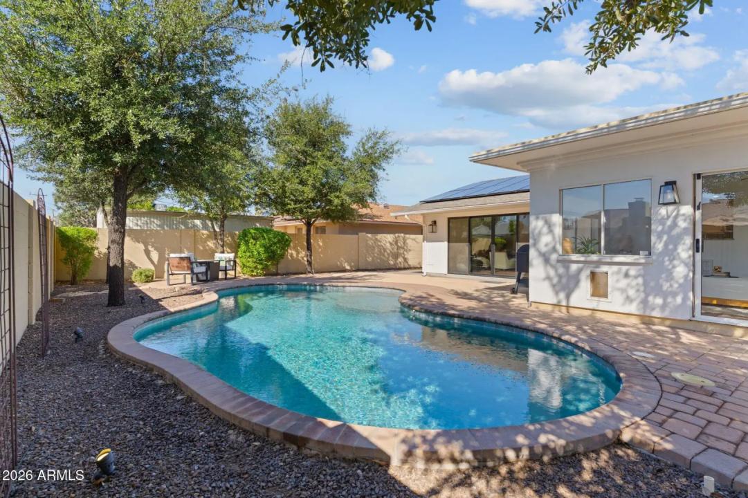 Real Estate Picture 3