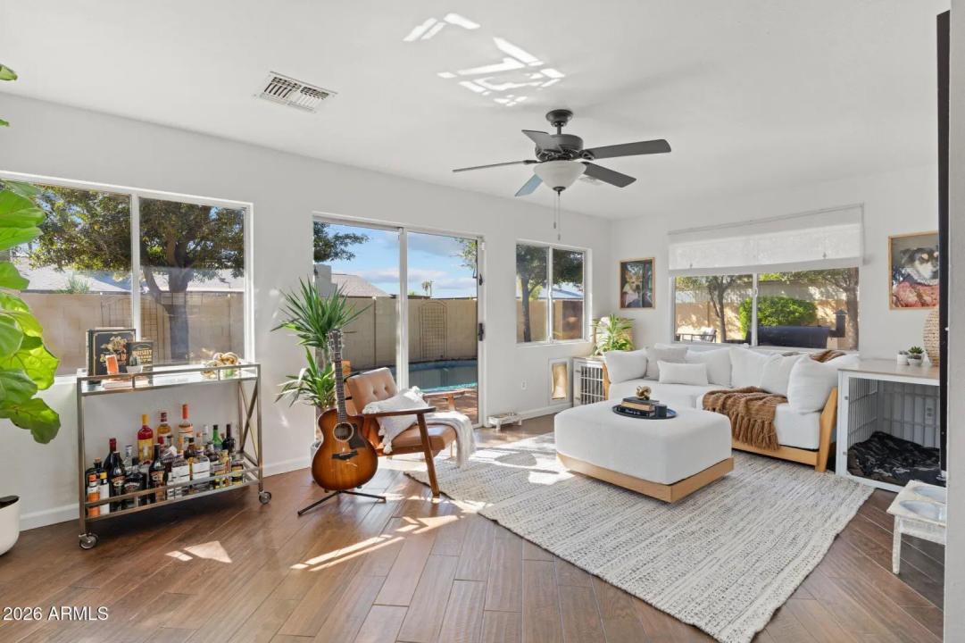 Real Estate Picture 7
