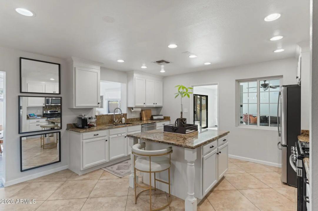 Real Estate Picture 6