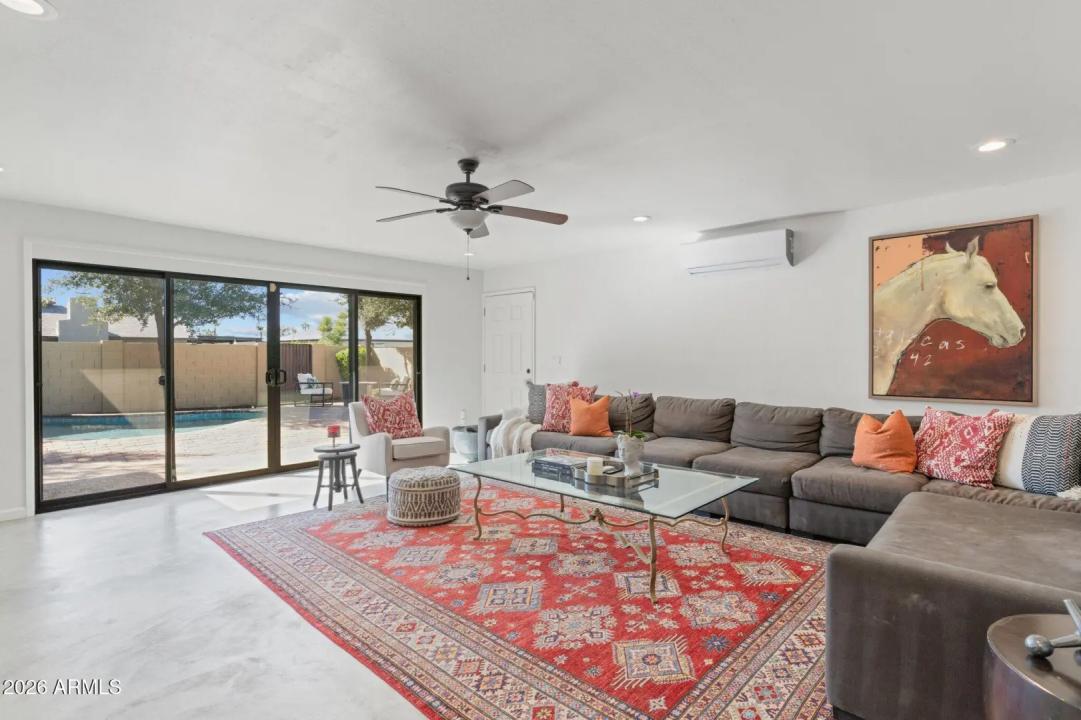 Real Estate Picture 9