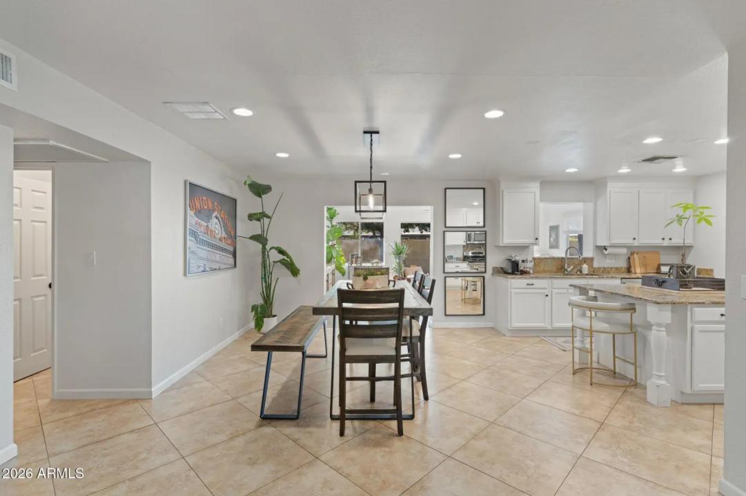 Real Estate Picture 5
