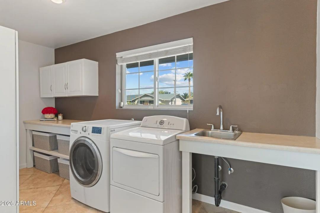 Real Estate Picture 16