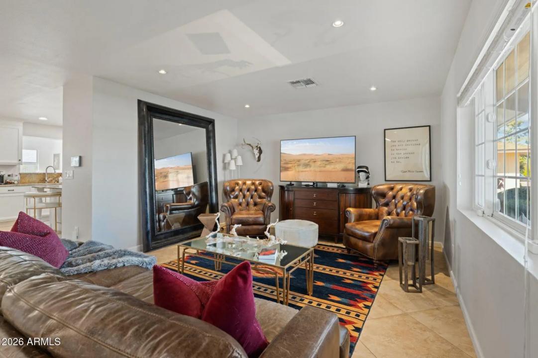 Real Estate Picture 9