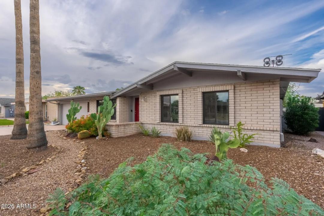 Real Estate Picture 7