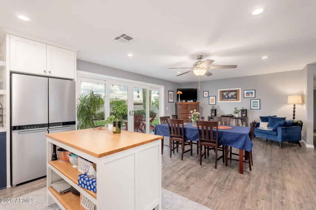 Real Estate Picture 14