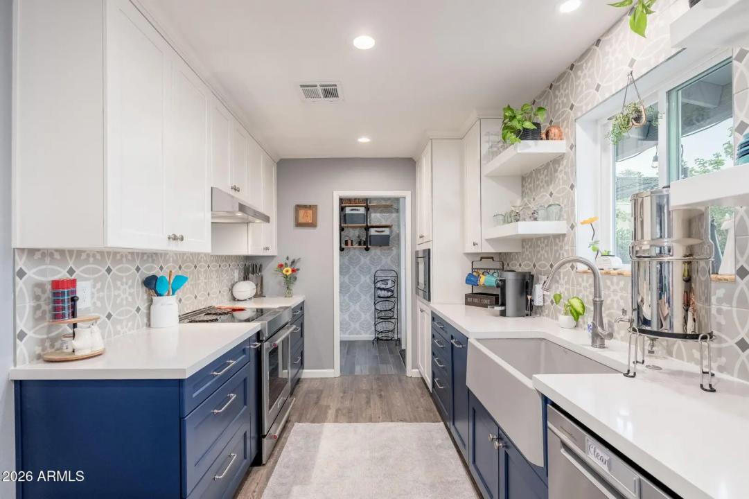 Real Estate Picture 15