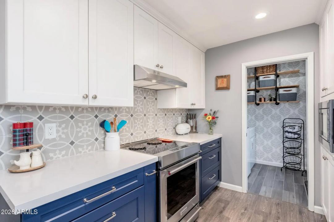 Real Estate Picture 16