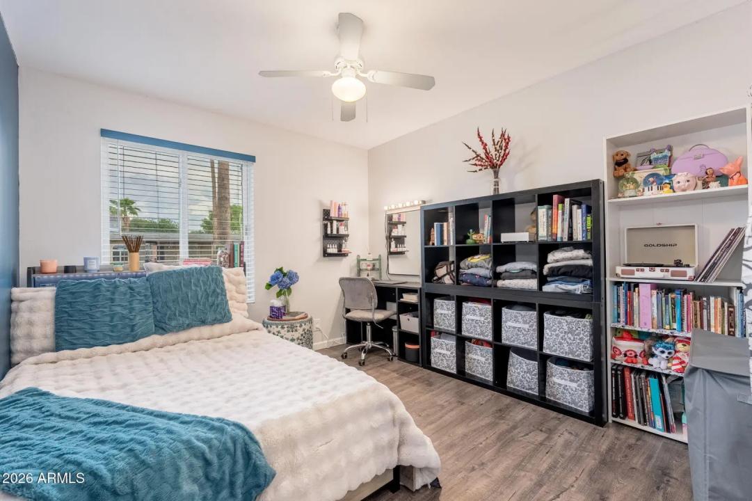Real Estate Picture 24