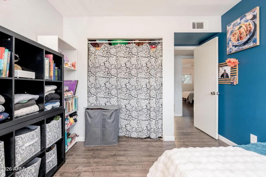 Real Estate Picture 25