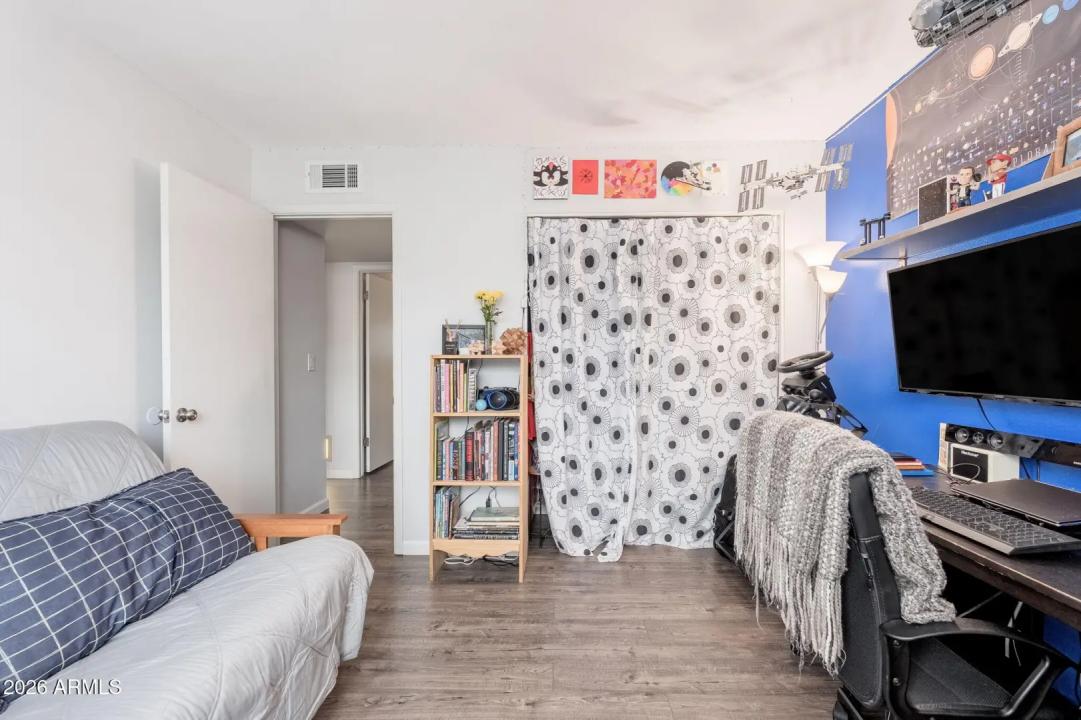 Real Estate Picture 28