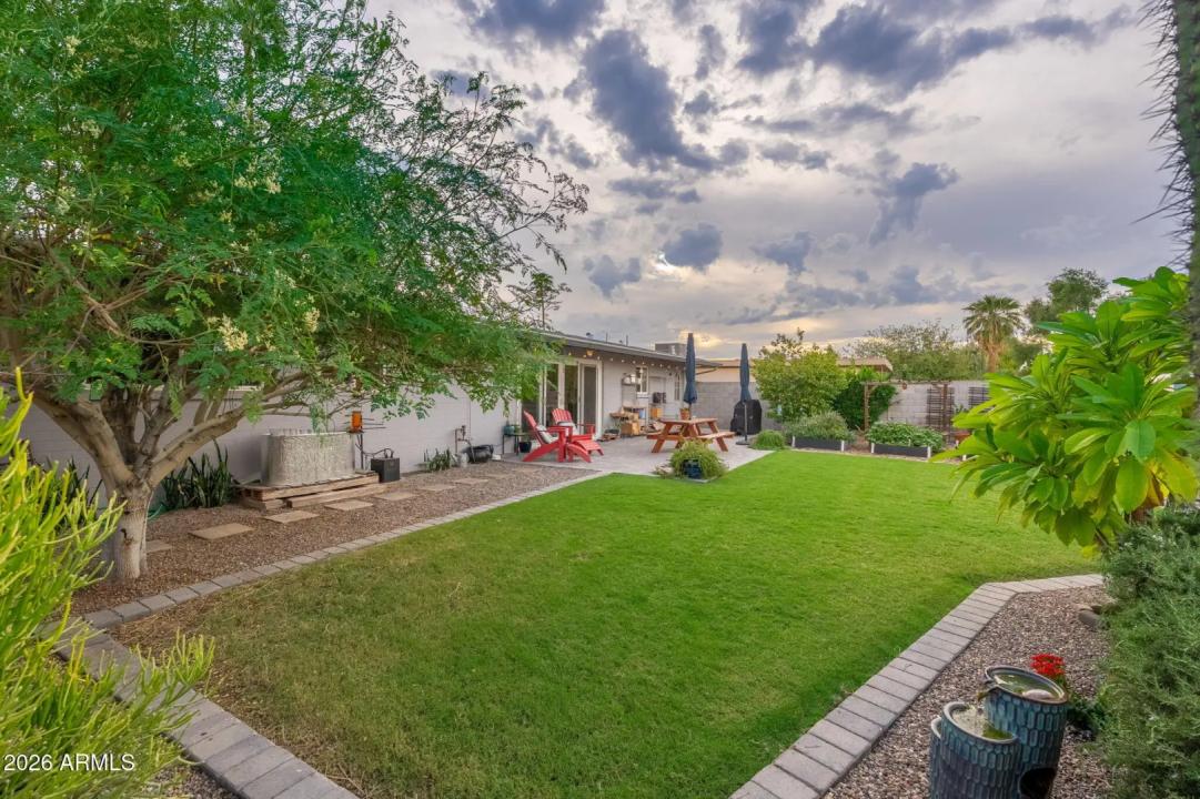 Real Estate Picture 32