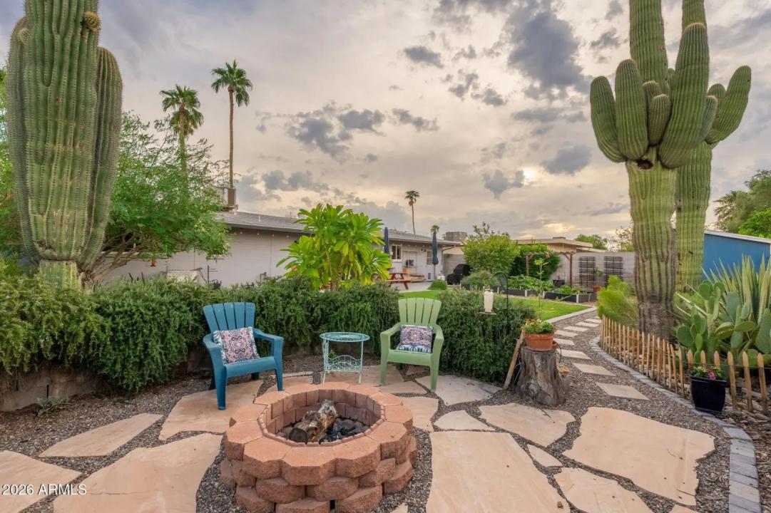 Real Estate Picture 4