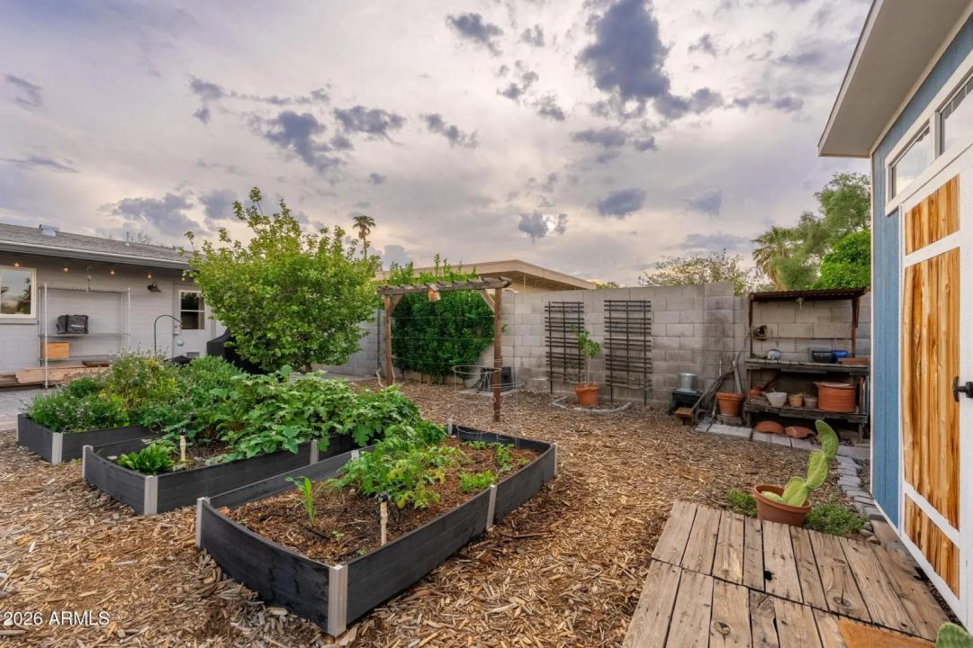 Real Estate Picture 36