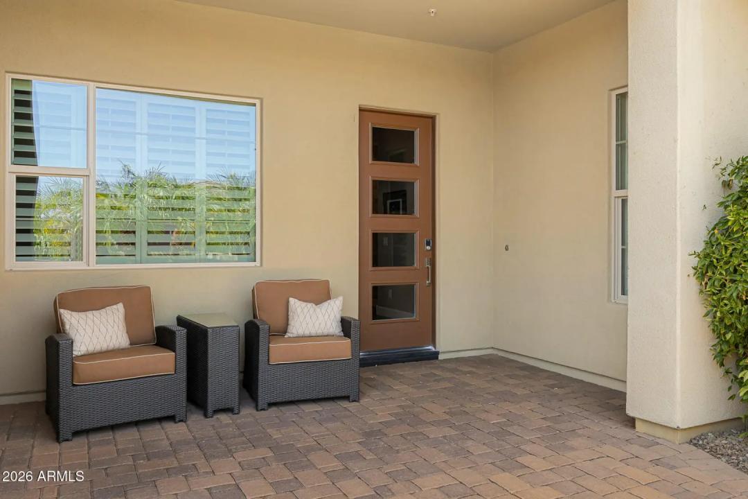 Real Estate Picture 3