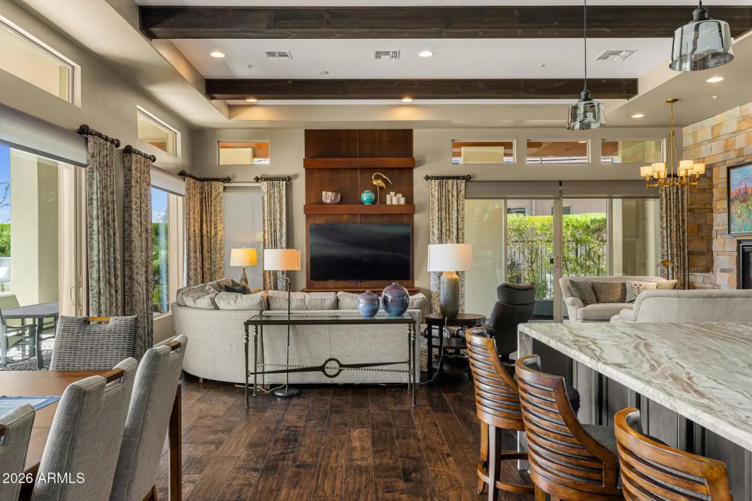 Real Estate Picture 6