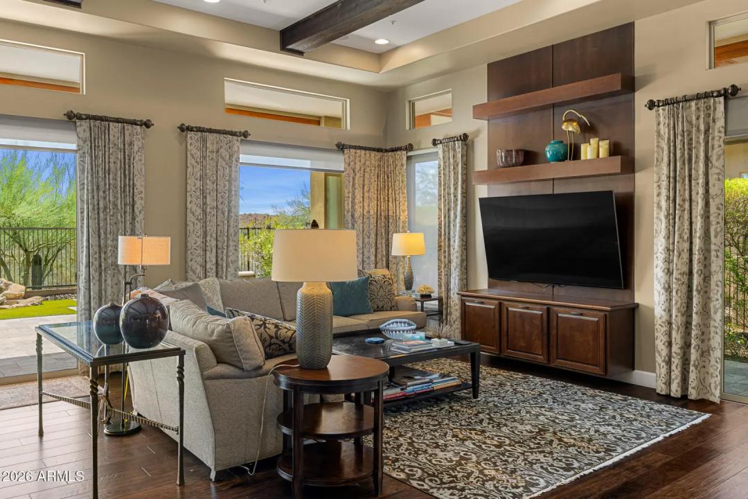 Real Estate Picture 7