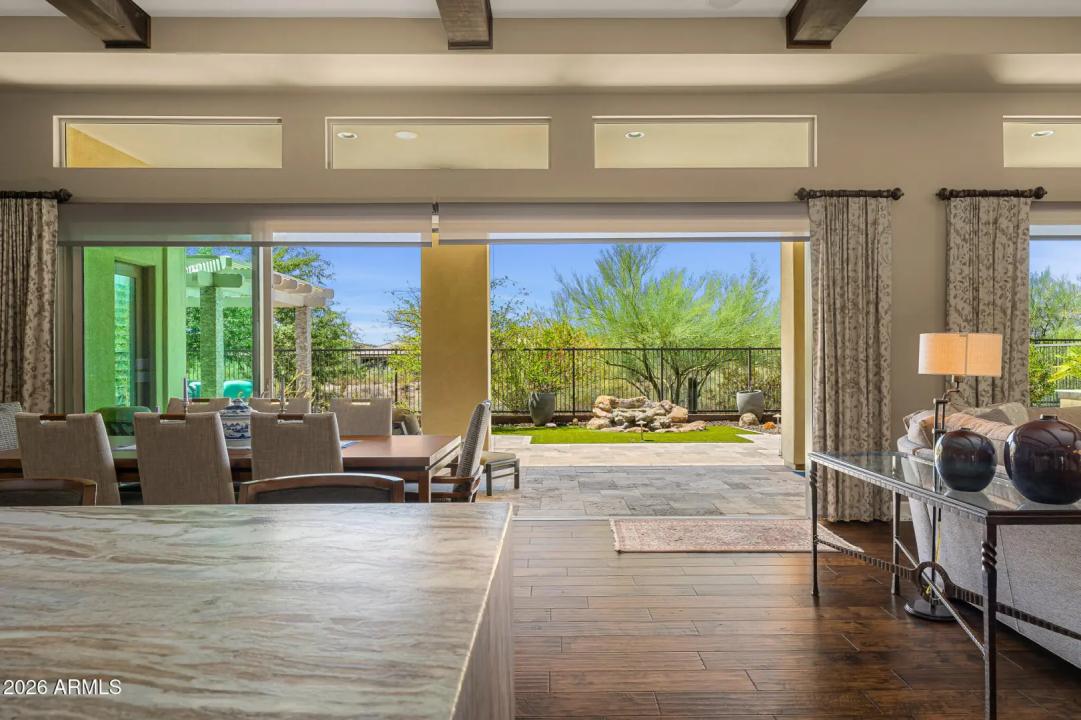 Real Estate Picture 8