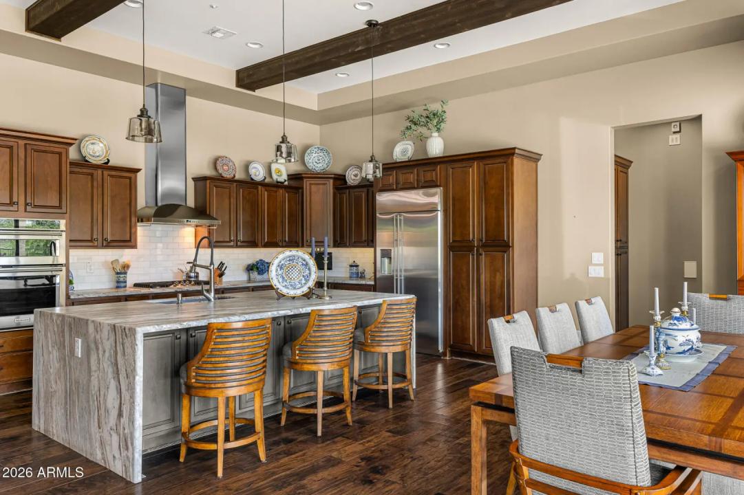 Real Estate Picture 5