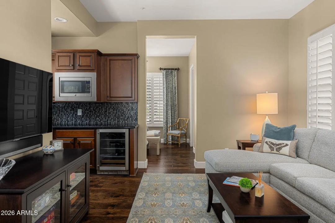 Real Estate Picture 17