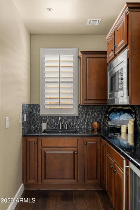 Real Estate Picture 18