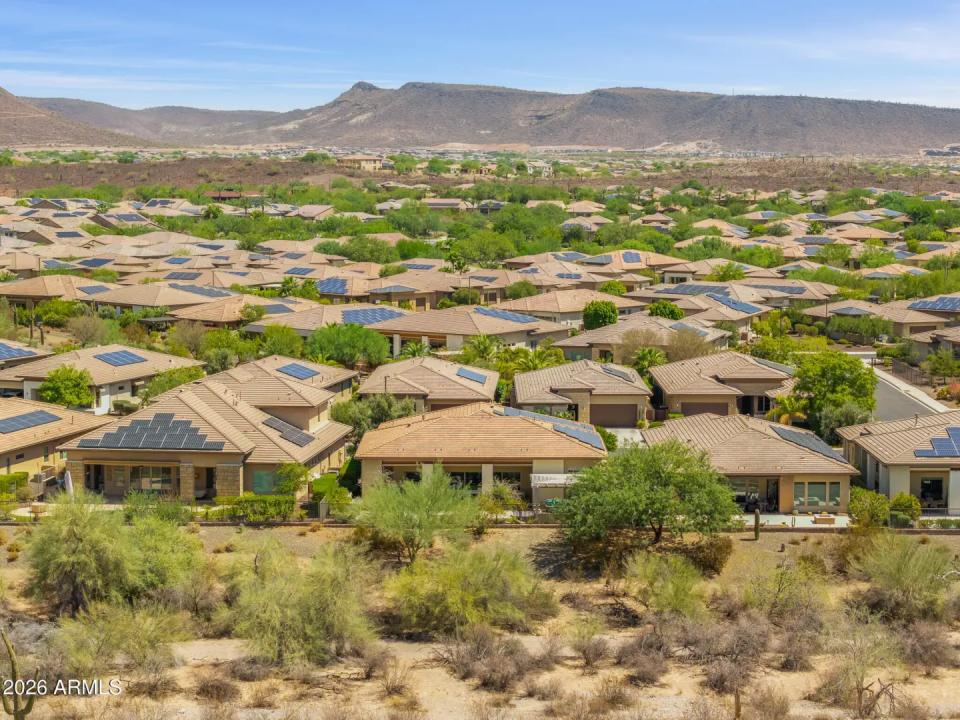 Real Estate Picture 33