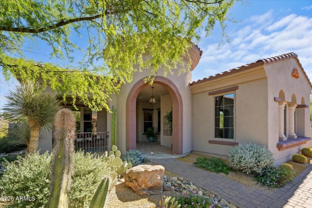 Real Estate Picture 3