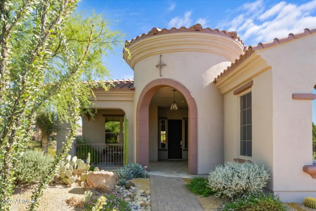 Real Estate Picture 4