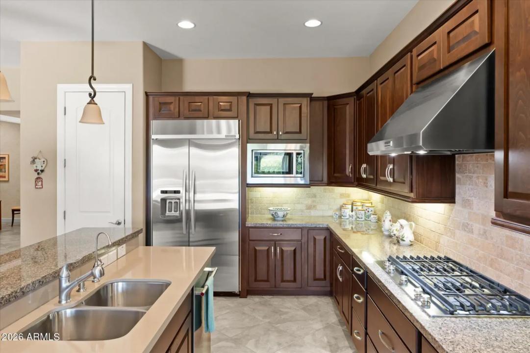 Real Estate Picture 25