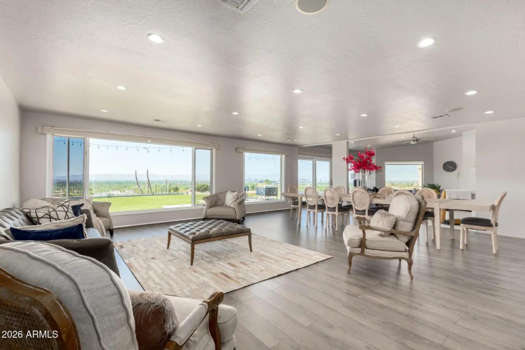 Real Estate Picture 8
