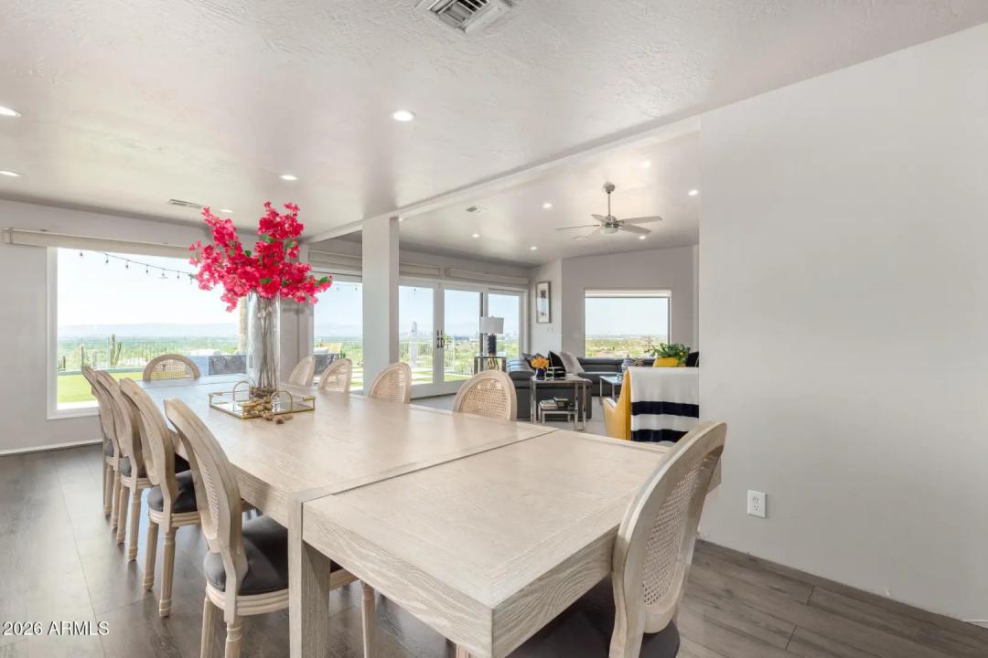 Real Estate Picture 12