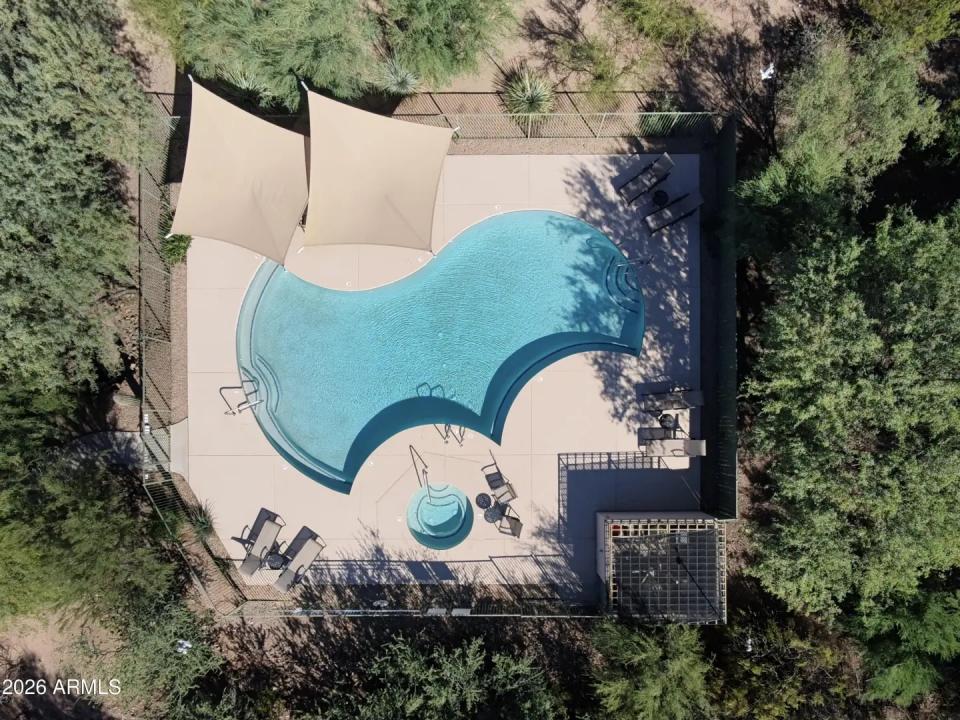 Real Estate Picture 23