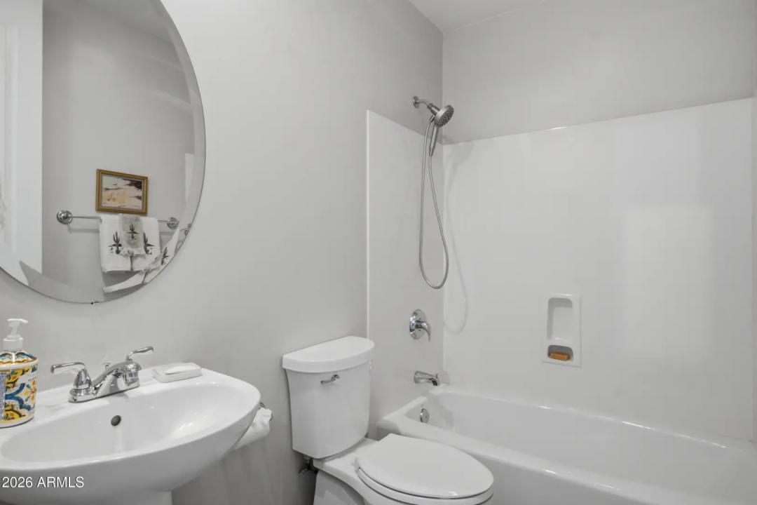 Real Estate Picture 17