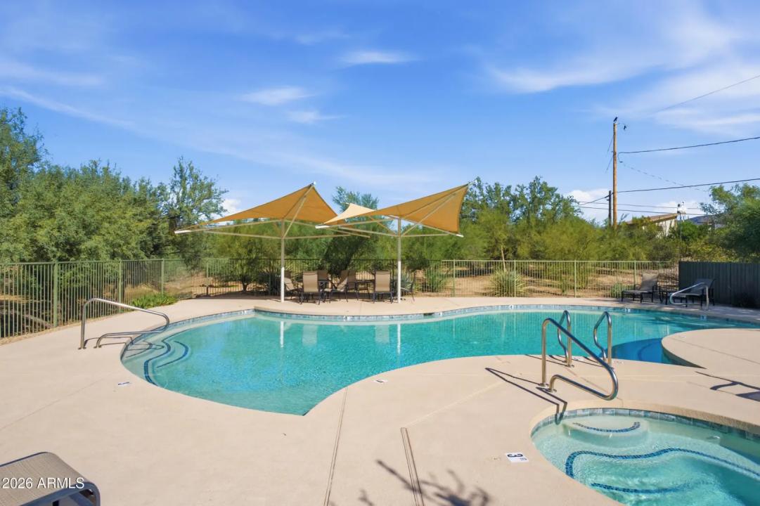 Real Estate Picture 5