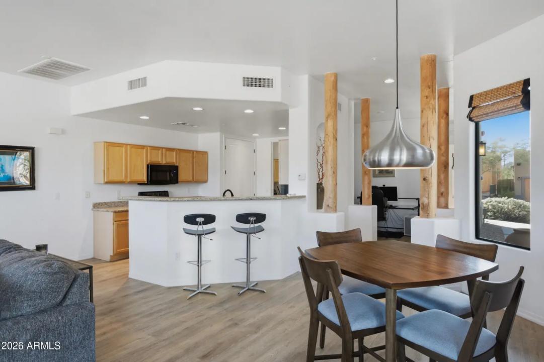 Real Estate Picture 3