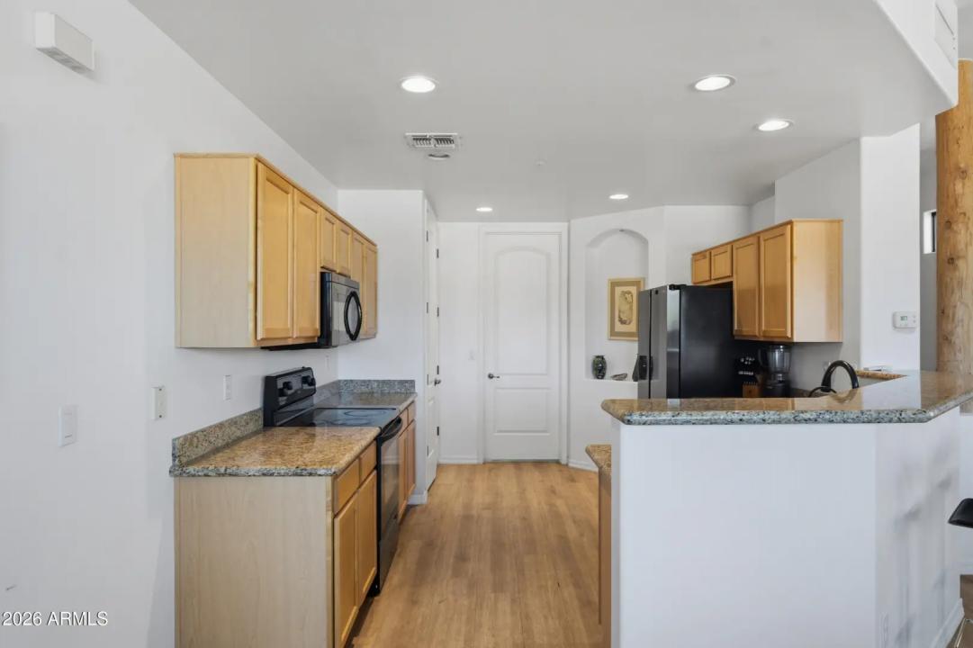 Real Estate Picture 11