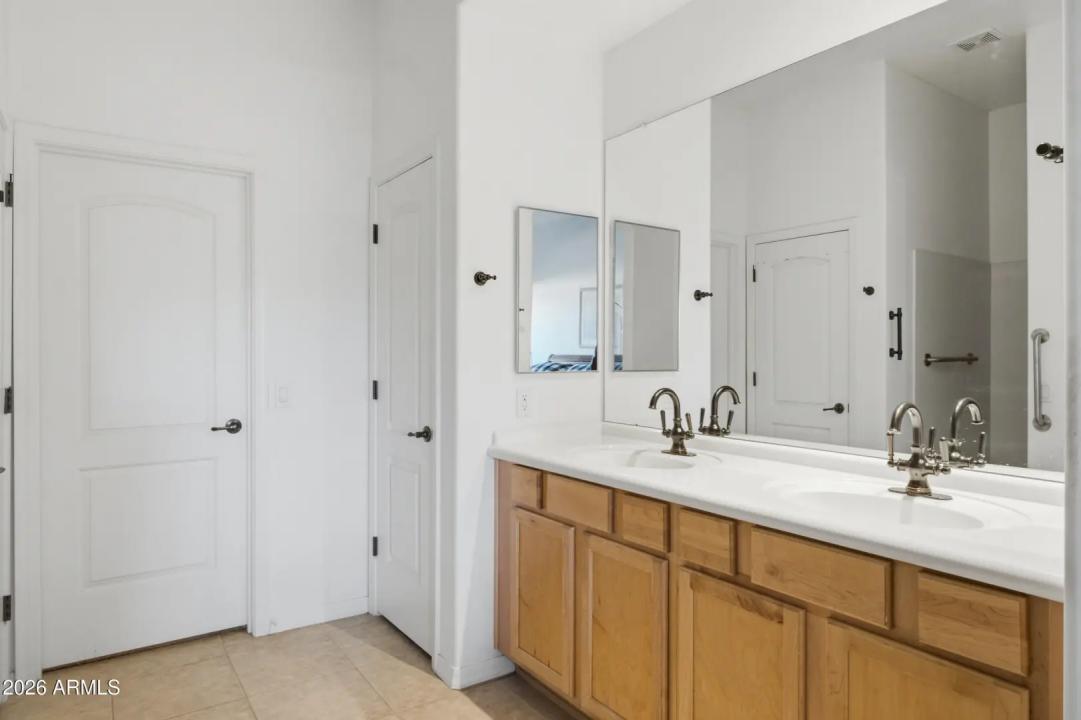 Real Estate Picture 15