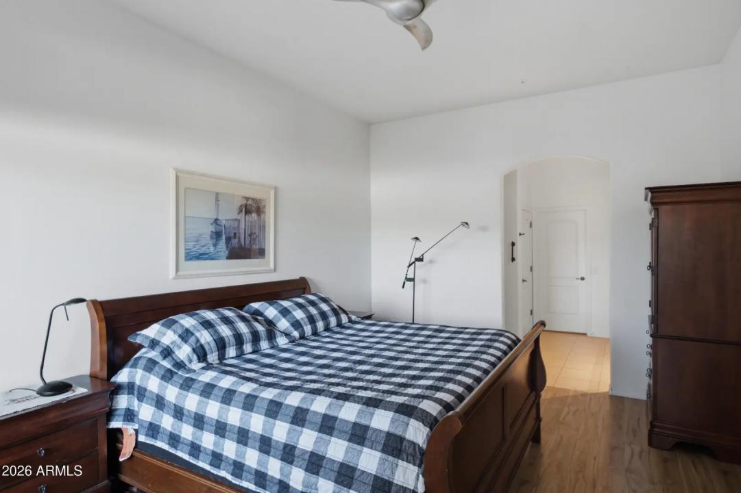 Real Estate Picture 14