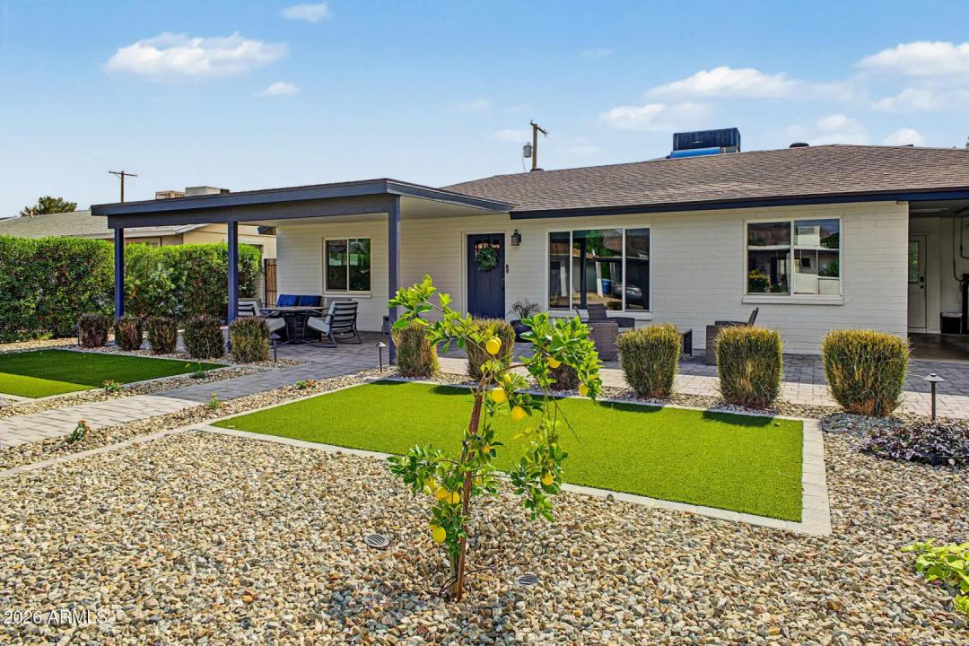 Real Estate Picture 7
