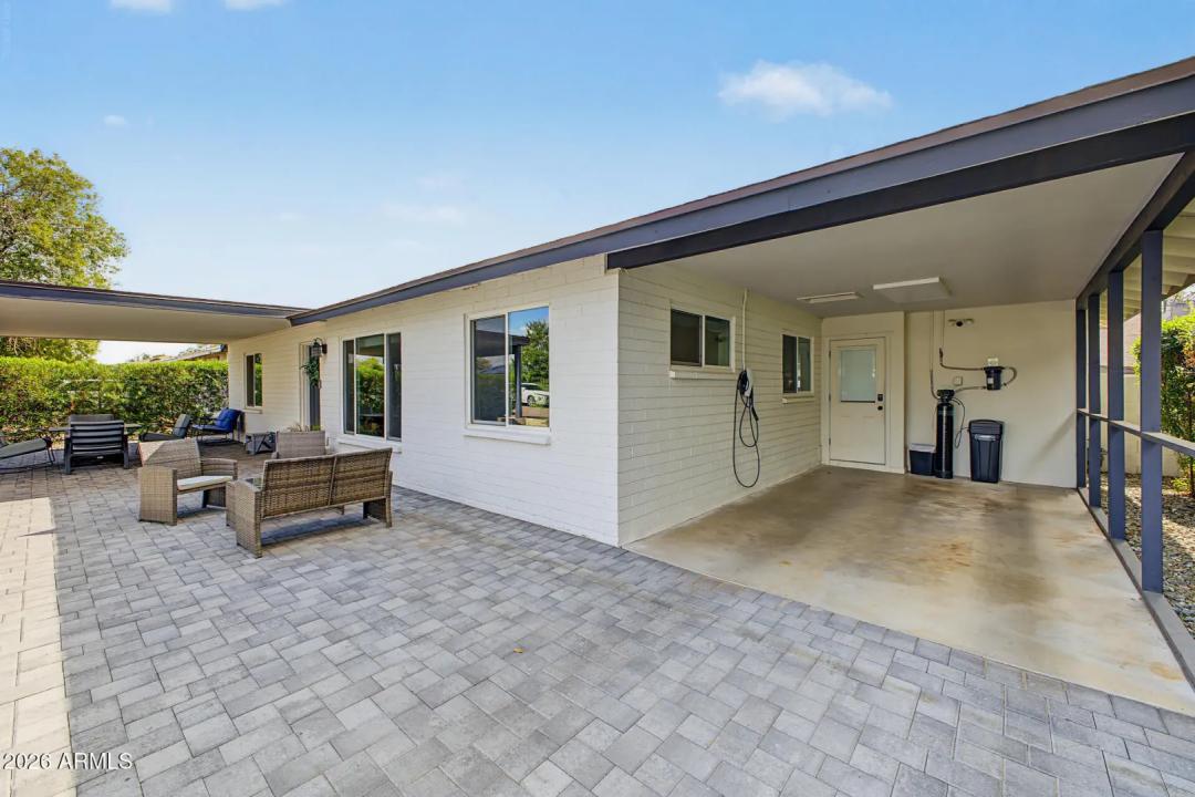 Real Estate Picture 8