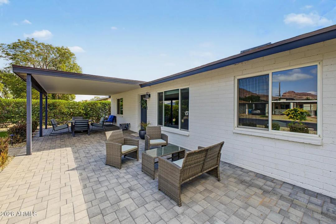 Real Estate Picture 9