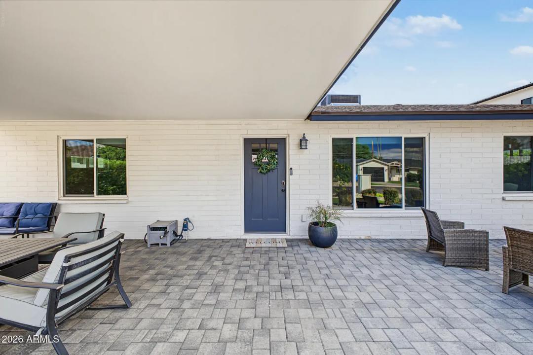 Real Estate Picture 11