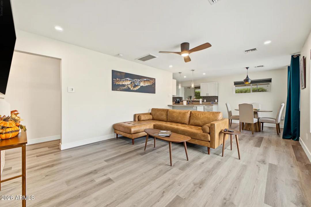 Real Estate Picture 13
