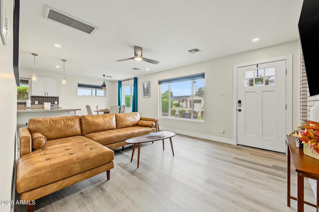 Real Estate Picture 14