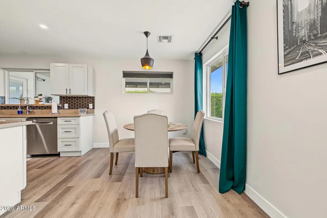 Real Estate Picture 15