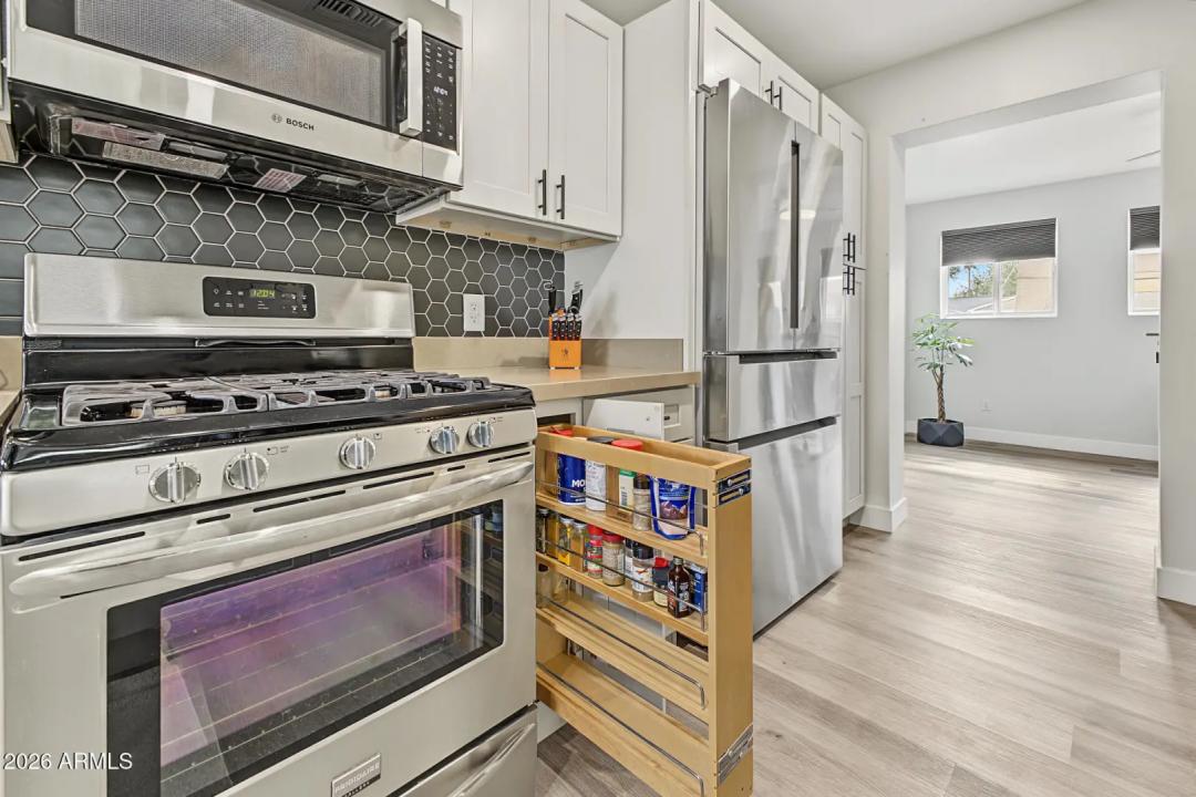 Real Estate Picture 21