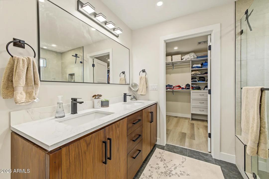Real Estate Picture 28