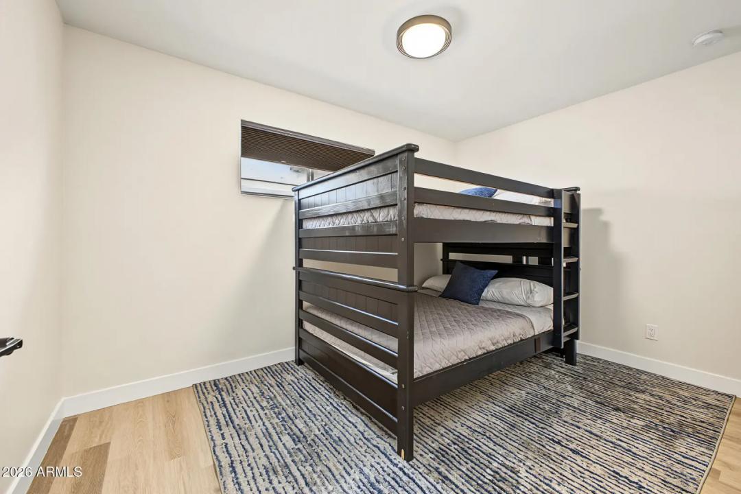 Real Estate Picture 34